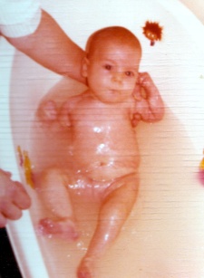 Sandra im der Badewanne